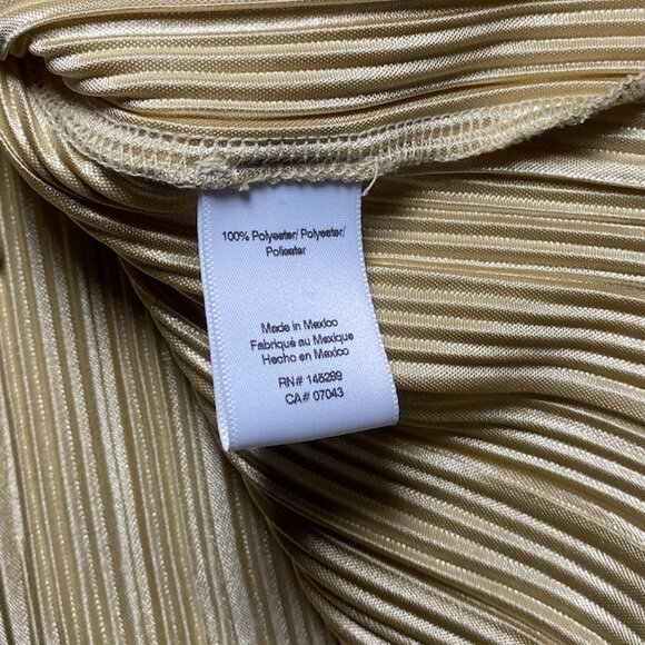 Pleated Sleeveless Top - Picture 4 of 4